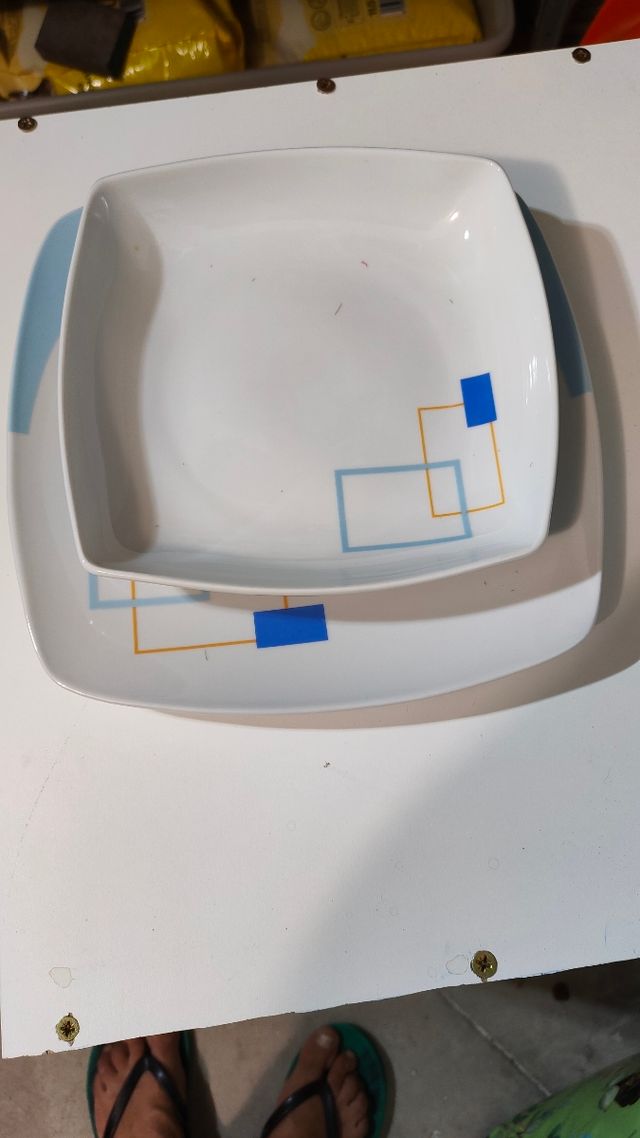 Platos llanos y hondos 
