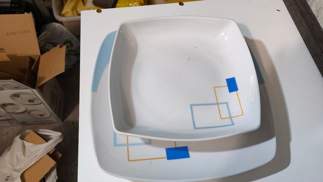 Platos llanos y hondos 
