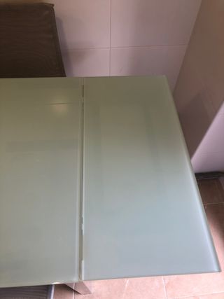 Mesa de cocina de cristal extensible con 4 sillas