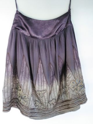 Falda con bordados Zara