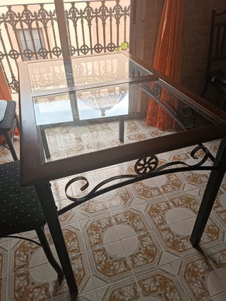 Mesa de madera, metal y cristal