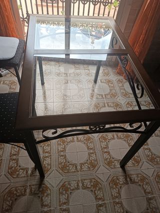 Mesa de madera, metal y cristal