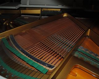 Piano cola Shimmel 150 E.