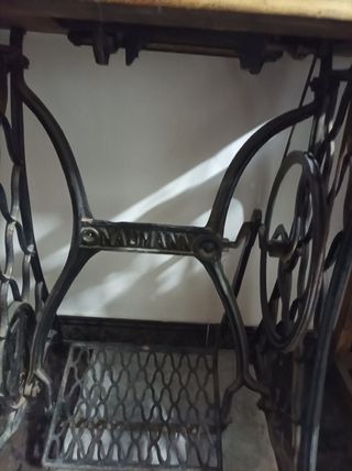 Maquina de coser antigua