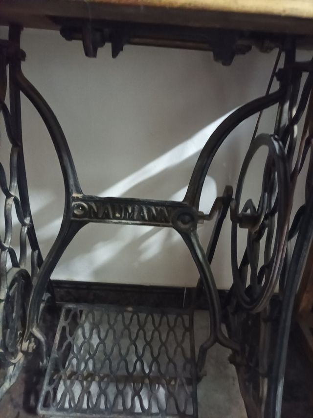 Maquina de coser antigua