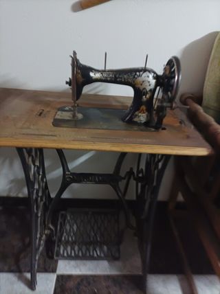 Maquina de coser antigua