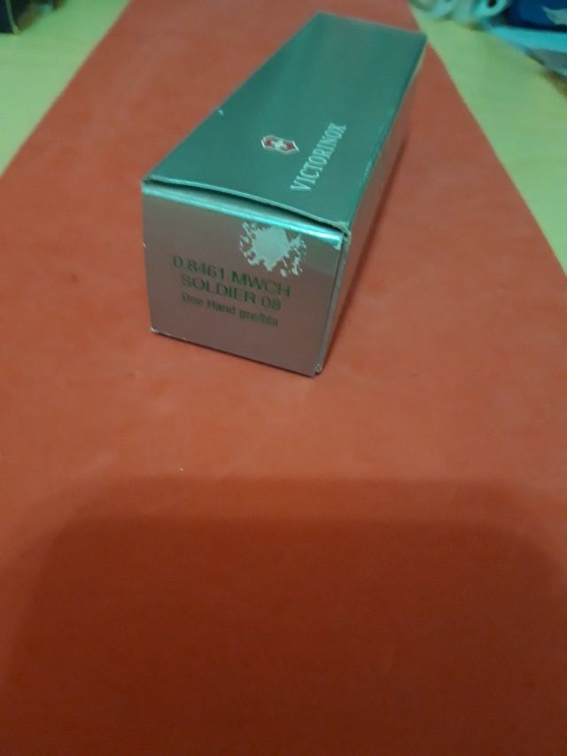 Caja victorinox soldier 08