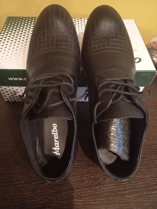 Zapatos de piel, nuevos