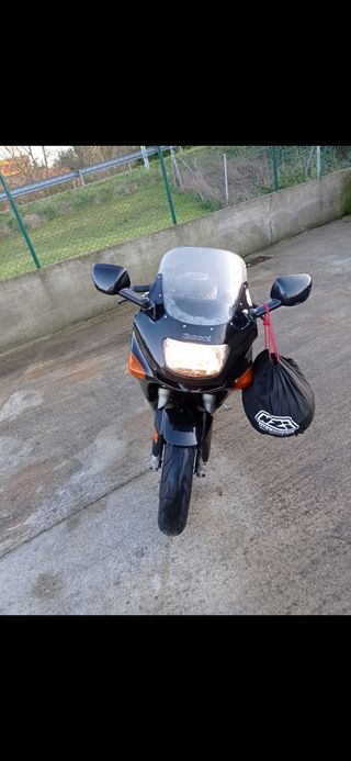 Se vende ZZR 600