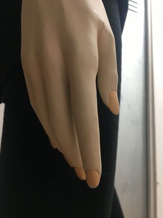 Antiguo maniqui color natural de silestone