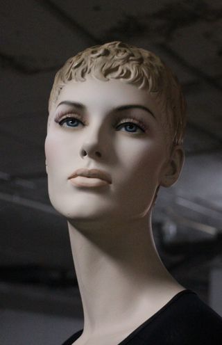 Antiguo maniqui color natural de silestone