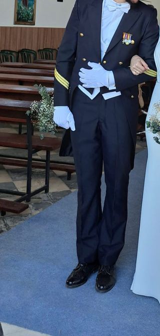 Traje de novio militar