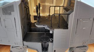 Star Wars Super Deluxe Imperial At-at All Terrain