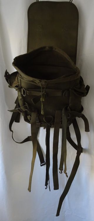 Mochila Combate E.T. Mediados años 80 NUEVA.