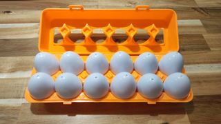 Huevos encajables juguete
