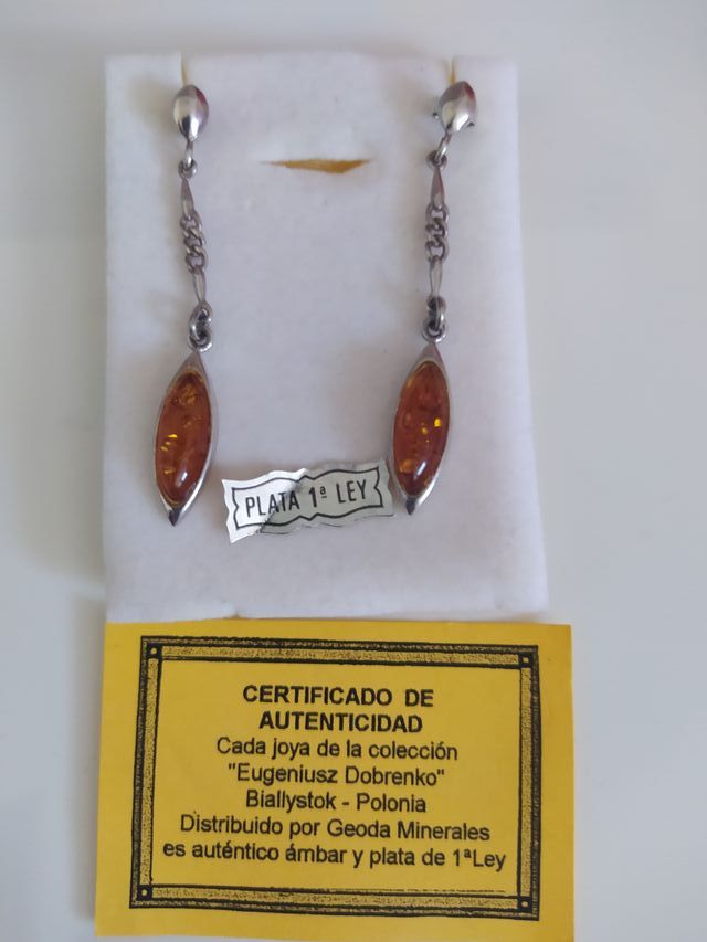 Pendientes largos plata y ámbar.