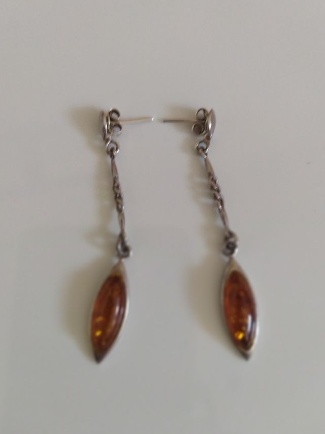 Pendientes largos plata y ámbar.