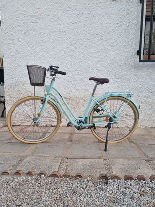 Bicicleta btwin con casco y candado
