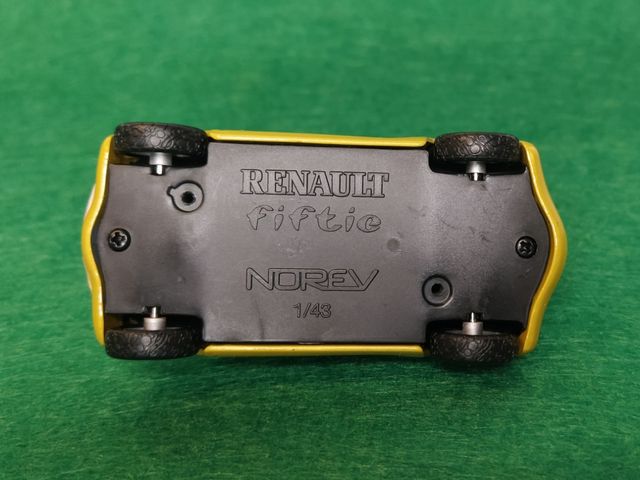 Miniatura coche Renault Fiftie (escala 1:43).