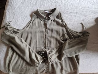 Blusa hombros descubiertos. 