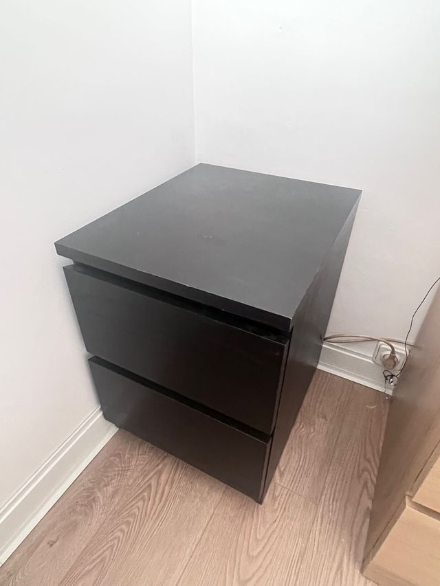 Cajonera mesa de noche IKEA MALM 2 cajones de segunda mano por 20 EUR