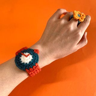 Pulsera Tejida Estilo Reloj