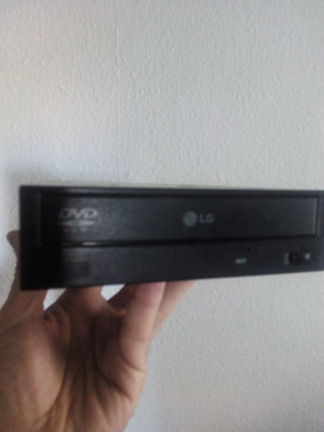 Lectura DVD LG  para pc en negro 7€ 