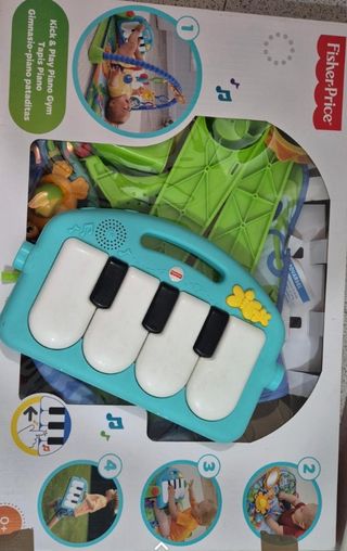 Alfombra bebé con piano para pies