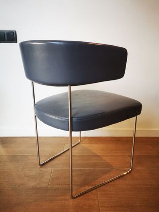 Quedan  4Sillas. Andreu world. Modelo Tauro. Unida