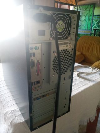 OFERTÓN Torre ordenador PC + pantalla LG
10 € !!!!