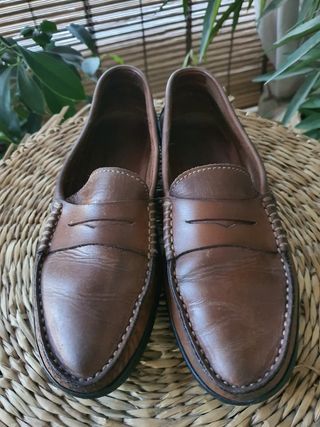 Mocassins castanhos em couro.  Tod's.