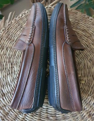 Mocassins castanhos em couro.  Tod's.