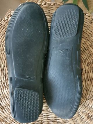 Mocassins castanhos em couro.  Tod's.