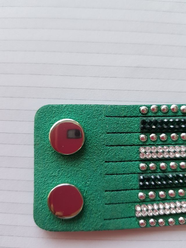 Bracciale in pelle/strass verde prato