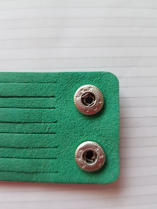 Bracciale in pelle/strass verde prato