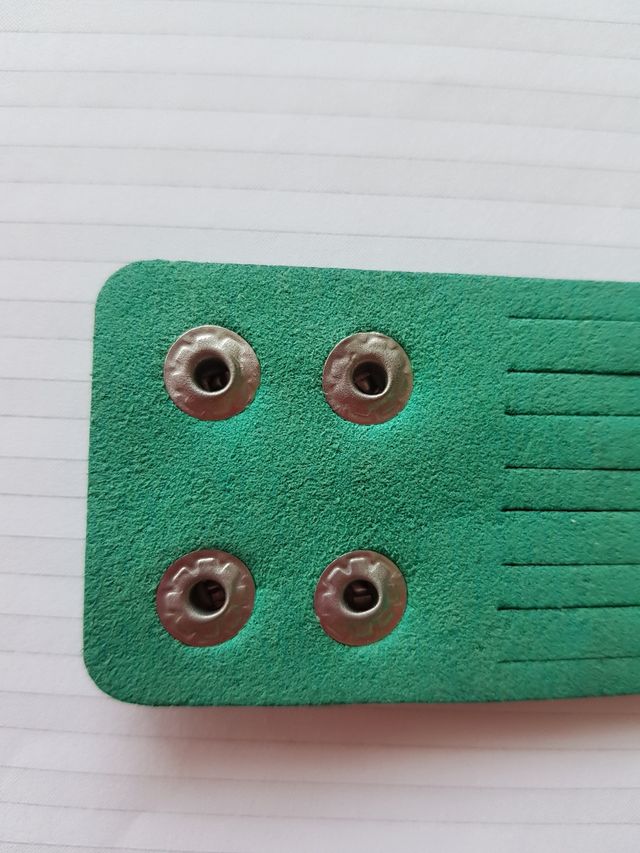 Bracciale in pelle/strass verde prato