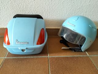 Casco y cajón Moto Vespa juguete