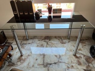 mesa de estudio de cristal