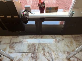 mesa de estudio de cristal