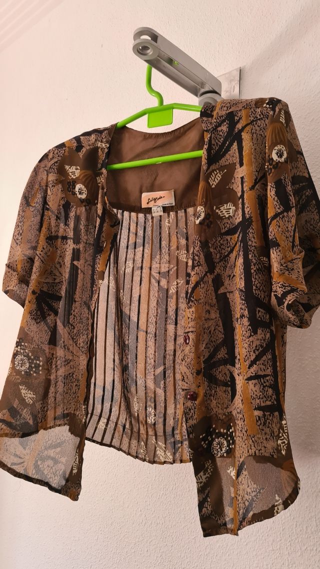 Traje: Falda y blusa