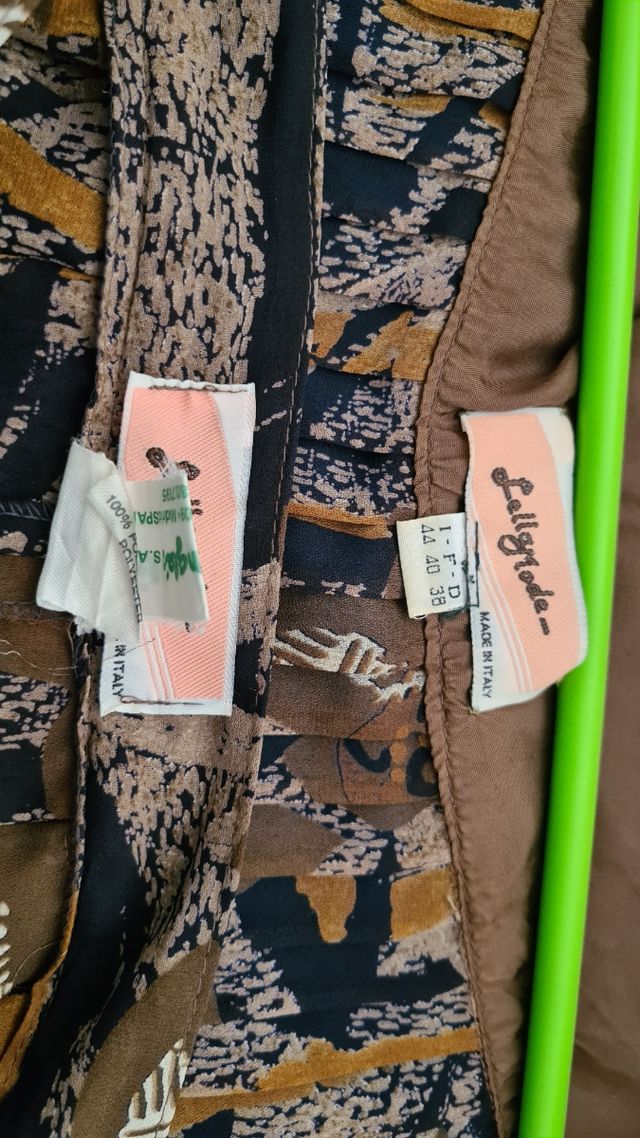 Traje: Falda y blusa