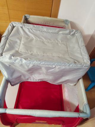 Cuna de viaje asalvo más colchón .