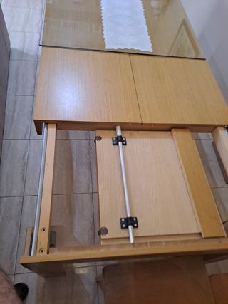 Mesa de salón 130 x 90 cerrada.Abierta 2,25 x 90