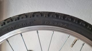 bici pieghevole telaio bianco lucido