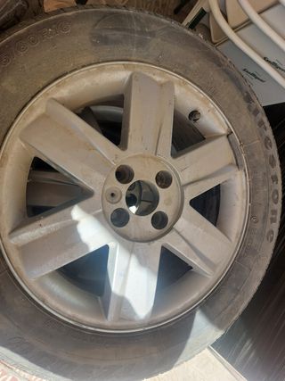 Llantas con neumáticos