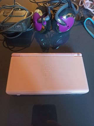 Nintendo DS lite rosa + complementos