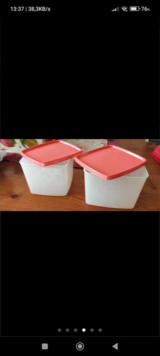 Due contenitori Tupperware pe frizzer