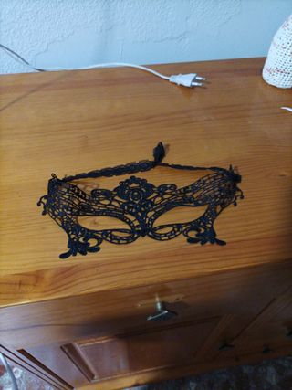 Mascara de encaje 