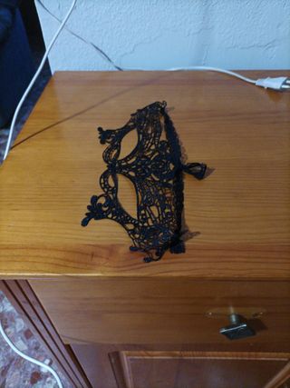Mascara de encaje 