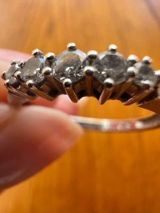 anillo 5 diamantes oro blanco